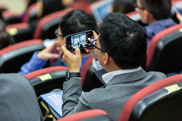 « Les systèmes d'exploitation de Microsoft: de MS-DOS à Windows 11»